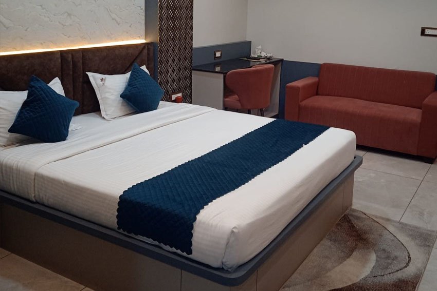 Hotel Draupadi-Deluxe Room