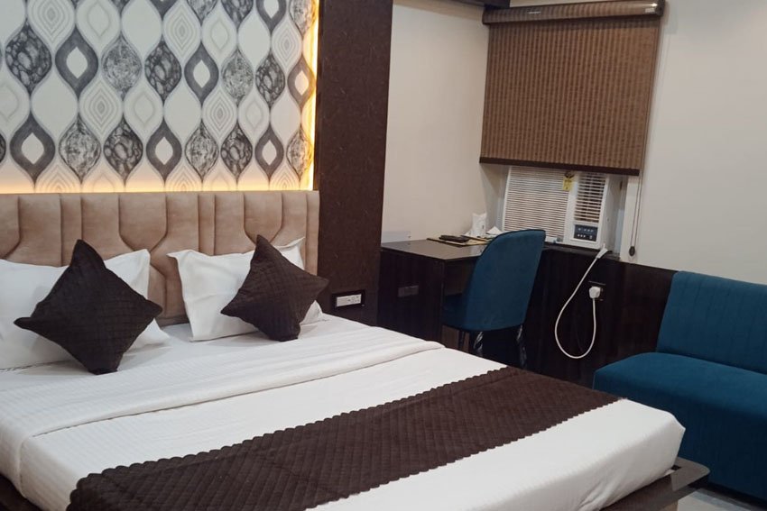 Hotel Draupadi-Super Deluxe Room